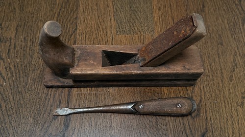Antiker holzhobel mit - antiker, i